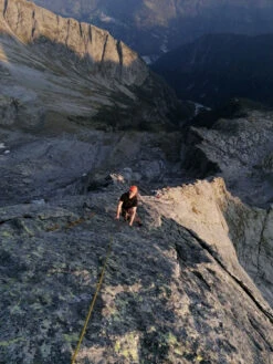 Scarpa Arpia - Climbing Shoes 15 Scarpa Arpia - Climbing Shoes -Outdoor Mountaineering Equipment Shop scarpa arpia kletterschuhe 92c21e6da18e8f528dc10e9d13376236 1